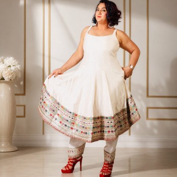 Sharmin Davar